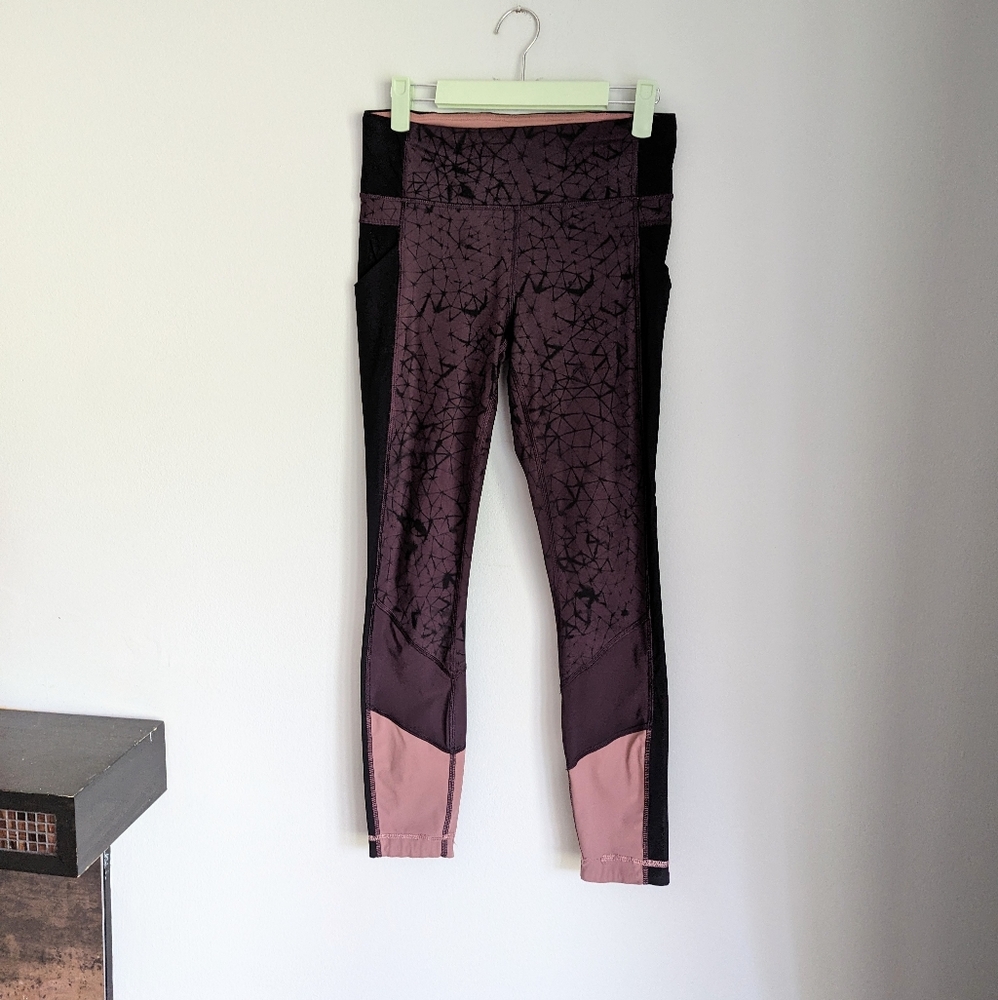 Lululemon 6 Trail Bound 7/8 Tight Full-On Luxtreme Star Crushed Black Cherry 207
